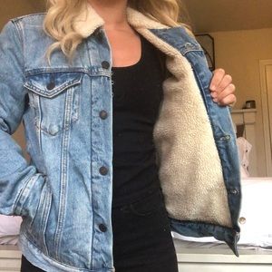 Vintage Levi Trucker w/Sherpa